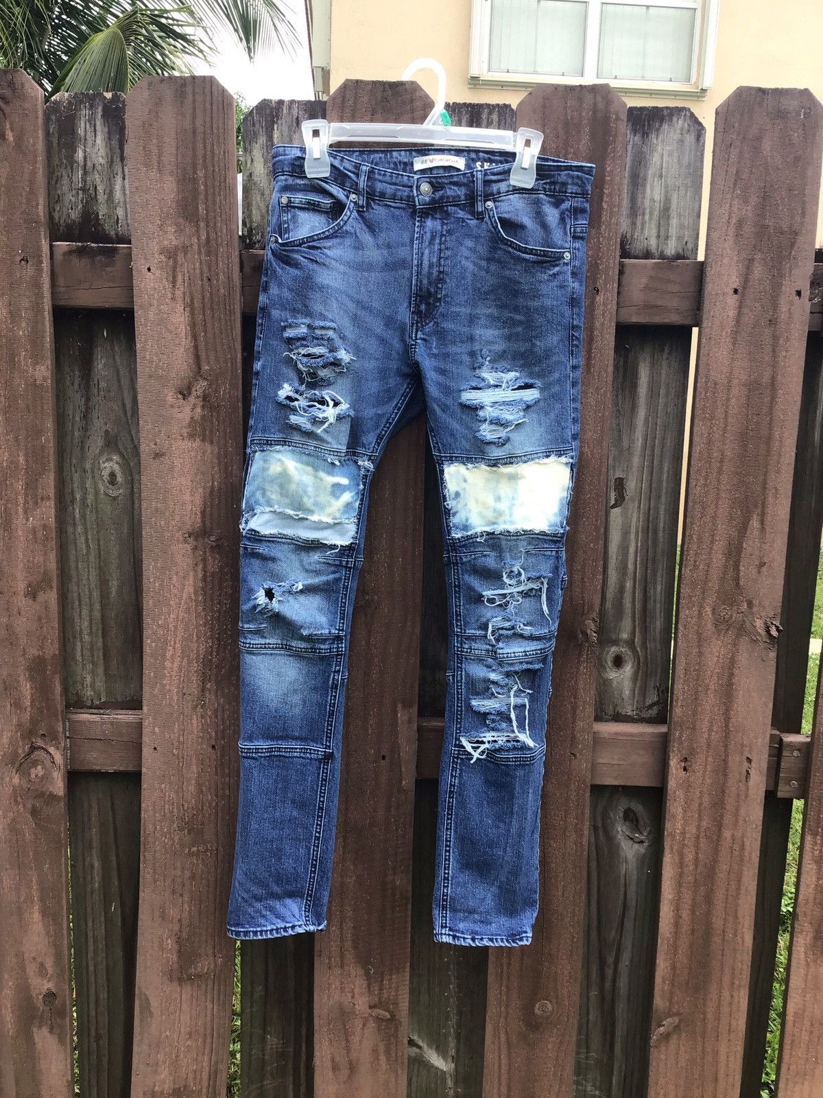 H&M Reconstruction jeans 01 Size US 31 - 4 Thumbnail