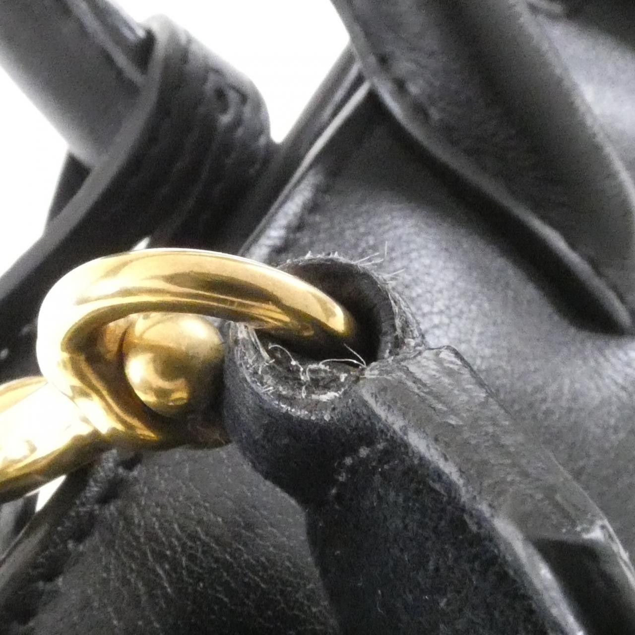 Yves Saint Laurent Yves Saint Laurent Saint Laurent Downtown Calf Suede Shoulder Bag Leather Shoulder Bag 436834BJ5XW DUTY FREE for USA Size ONE SIZE - 5 Thumbnail
