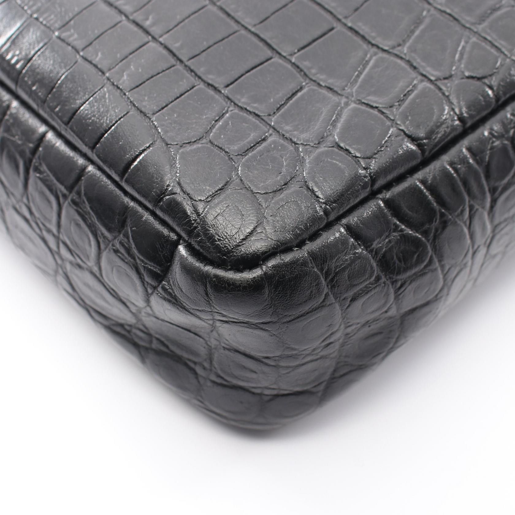 Yves Saint Laurent Yves Saint Laurent Saint Laurent Paris LOU Monogram leather camera bag Leather Shoulder Bag 505730 DUTY FREE for USA Size ONE SIZE - 5 Thumbnail