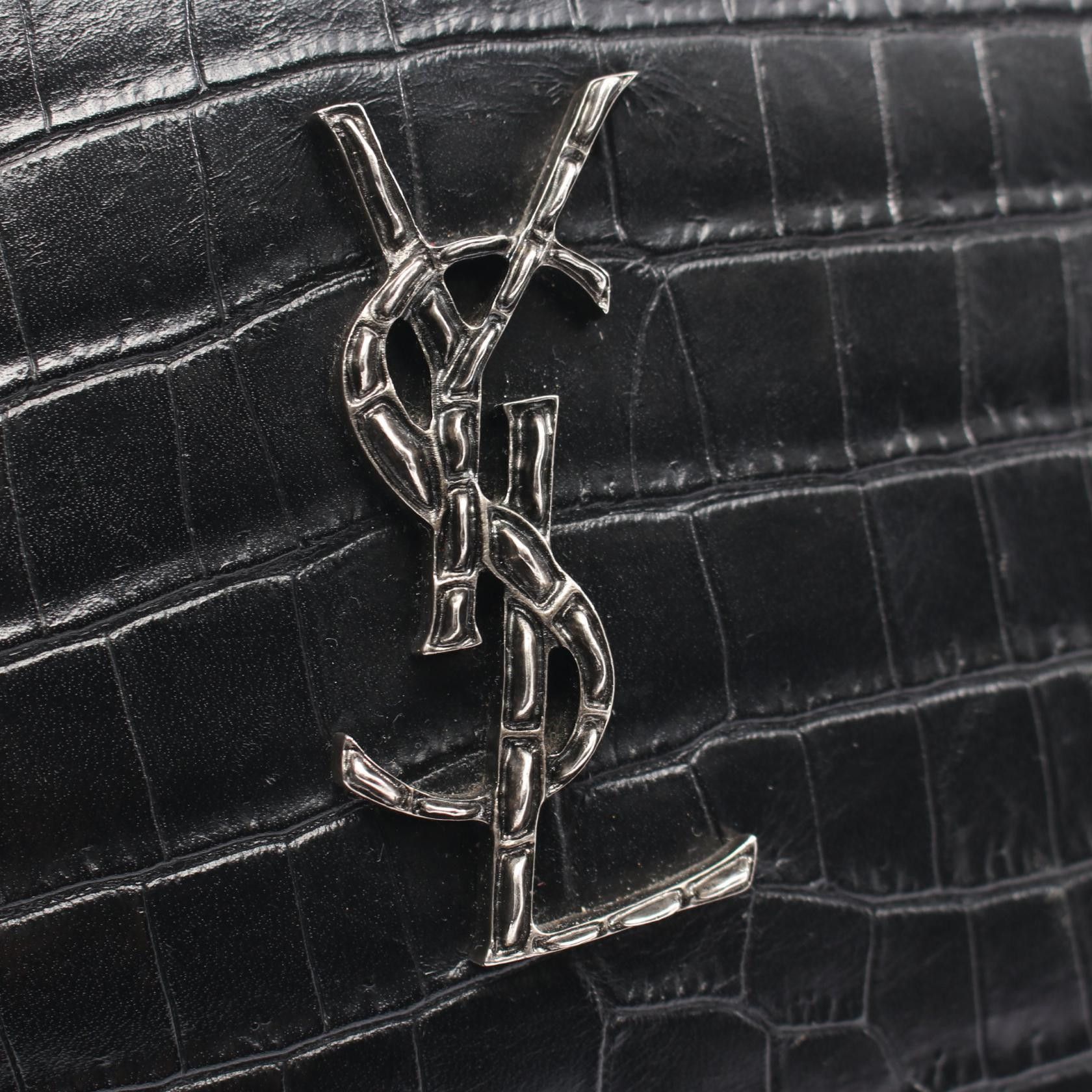 Yves Saint Laurent Yves Saint Laurent Saint Laurent Paris LOU Monogram leather camera bag Leather Shoulder Bag 505730 DUTY FREE for USA Size ONE SIZE - 8 Thumbnail