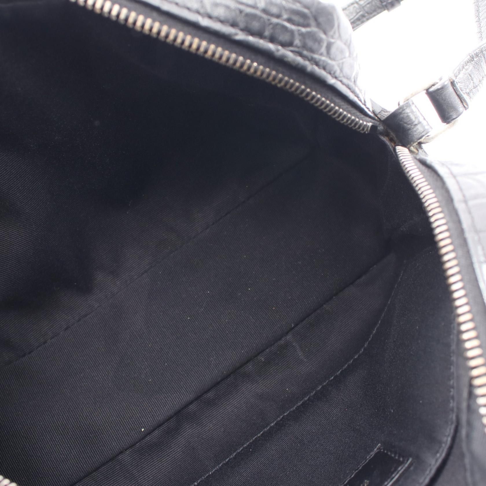 Yves Saint Laurent Yves Saint Laurent Saint Laurent Paris LOU Monogram leather camera bag Leather Shoulder Bag 505730 DUTY FREE for USA Size ONE SIZE - 9 Thumbnail