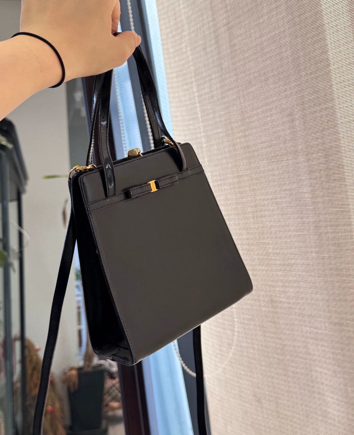 Salvatore Ferragamo Ferragamo Vintage Black Gold Box Bow 2way Bag Size ONE SIZE - 2 Thumbnail