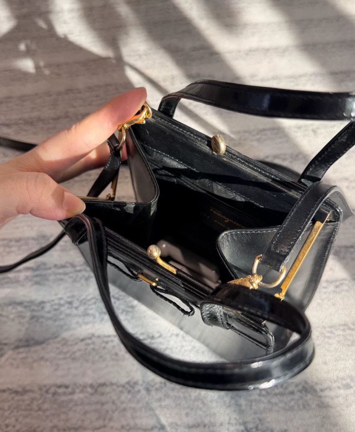 Salvatore Ferragamo Ferragamo Vintage Black Gold Box Bow 2way Bag Size ONE SIZE - 3 Thumbnail