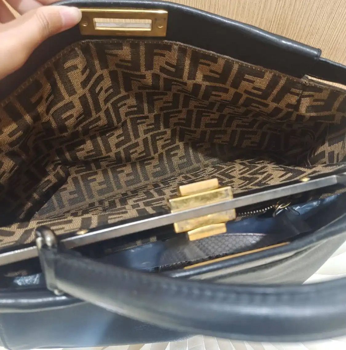 Fendi FENDI Peekaboo Large black cowhide leather shoulder bag Size ONE SIZE - 8 Thumbnail