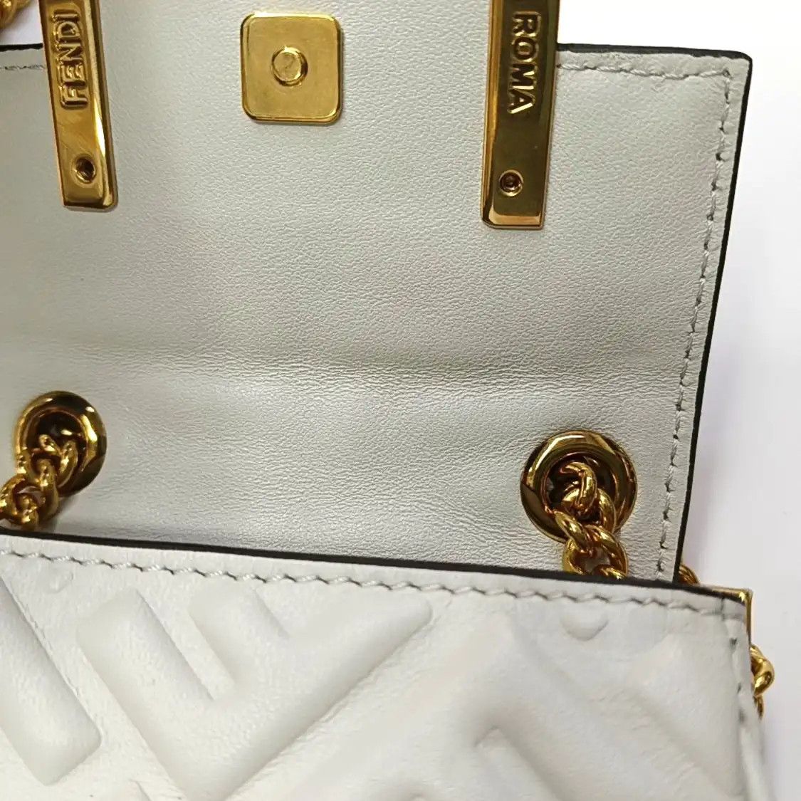Fendi FENDI Baguette white sheepskin monogram shoulder bag crossbody bag gold hardware Size ONE SIZE - 12 Thumbnail