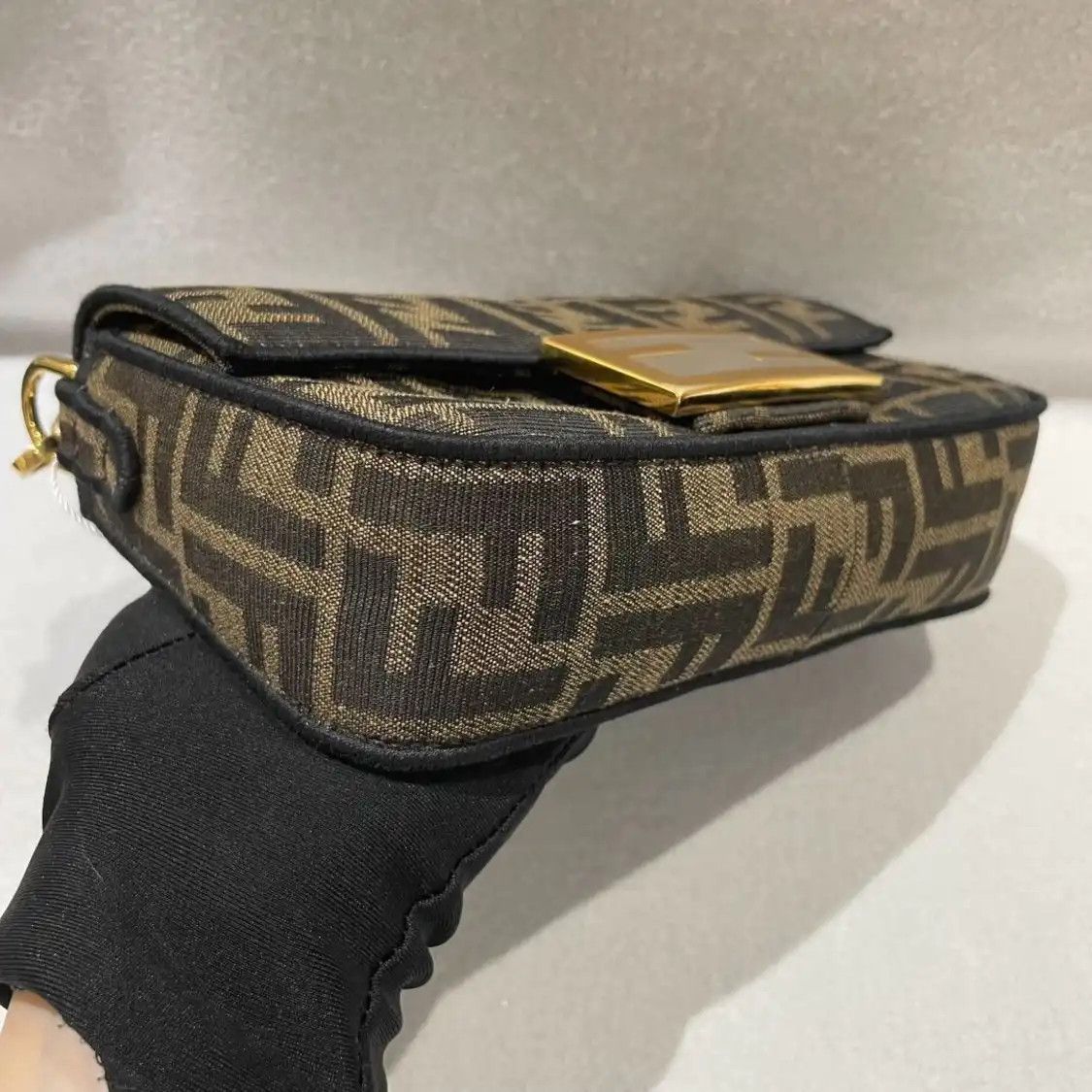 Fendi FENDI Baguette mini brown fabric doubleF jacquard baguette bag crossbody bag gol Size ONE SIZE - 5 Thumbnail
