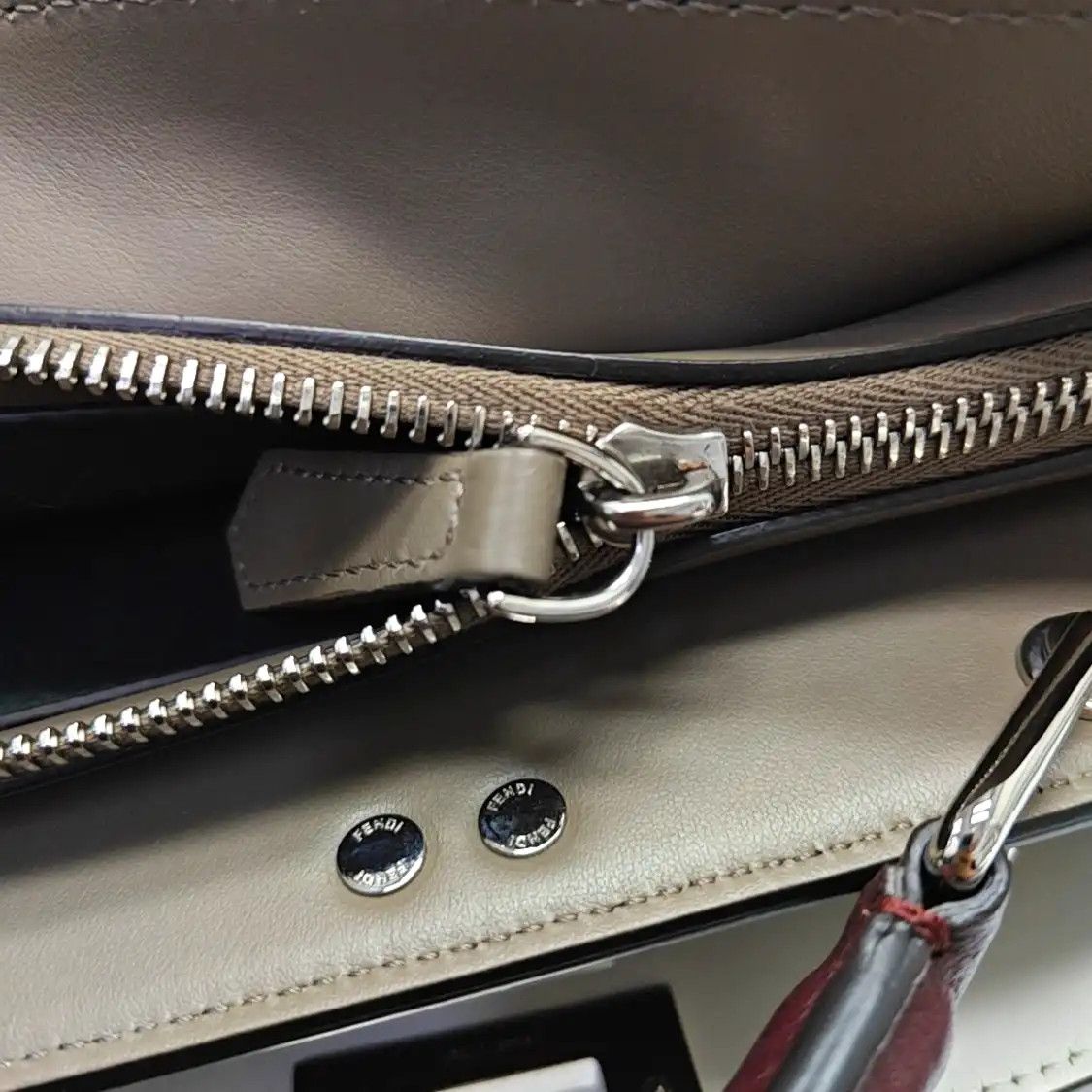 Fendi FENDI Peekaboo Wine Red cowhide leather shoulder bag handbag crossbody bag silve Size ONE SIZE - 11 Thumbnail