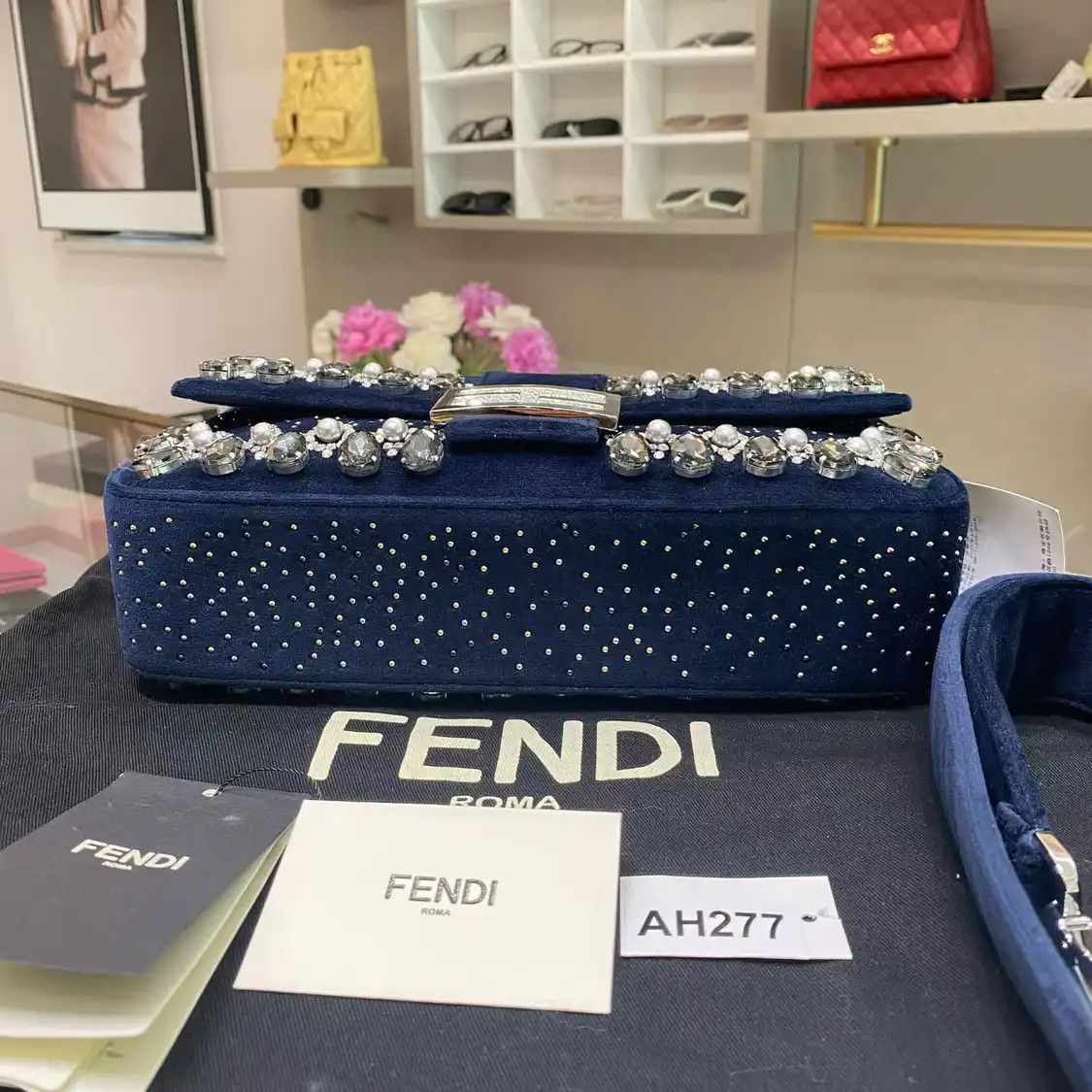 Fendi FENDI Baguette Medium blue velvet applique crossbody bag silver hardware 2 strip Size ONE SIZE - 6 Thumbnail