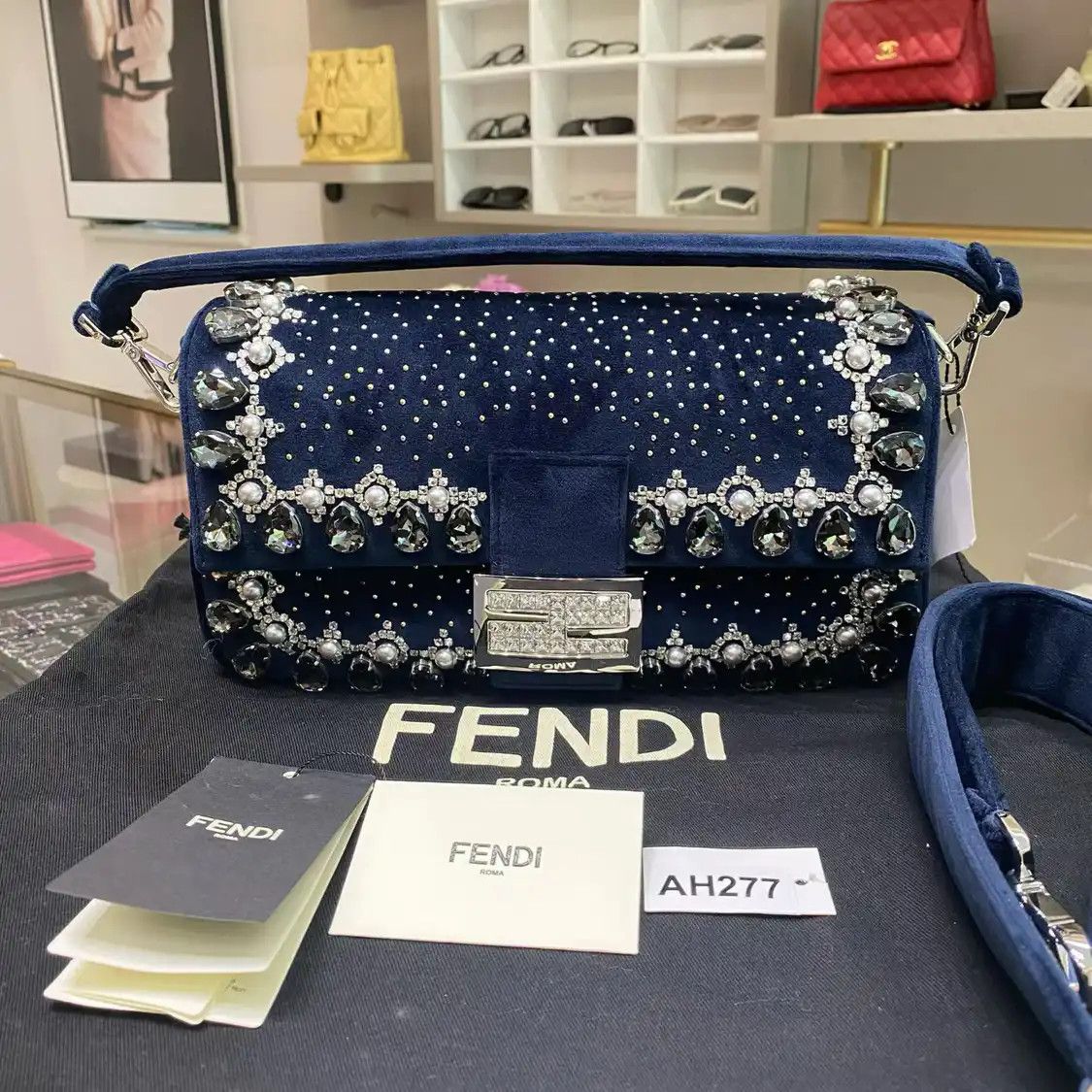 Fendi FENDI Baguette Medium blue velvet applique crossbody bag silver hardware 2 strip Size ONE SIZE - 4 Thumbnail