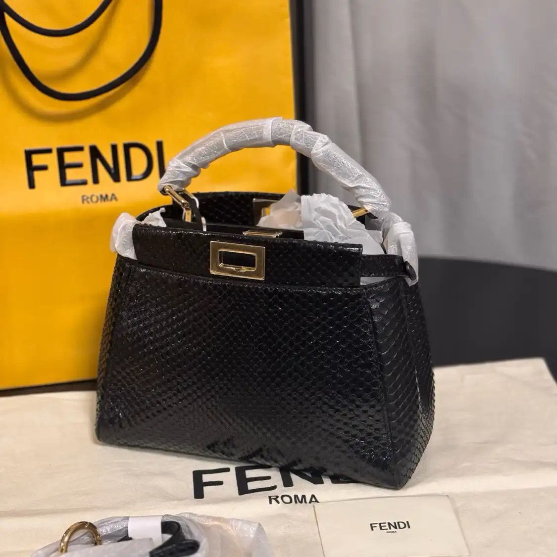 Fendi FENDI Peekaboo mini black snake skin handbag Size ONE SIZE - 4 Thumbnail