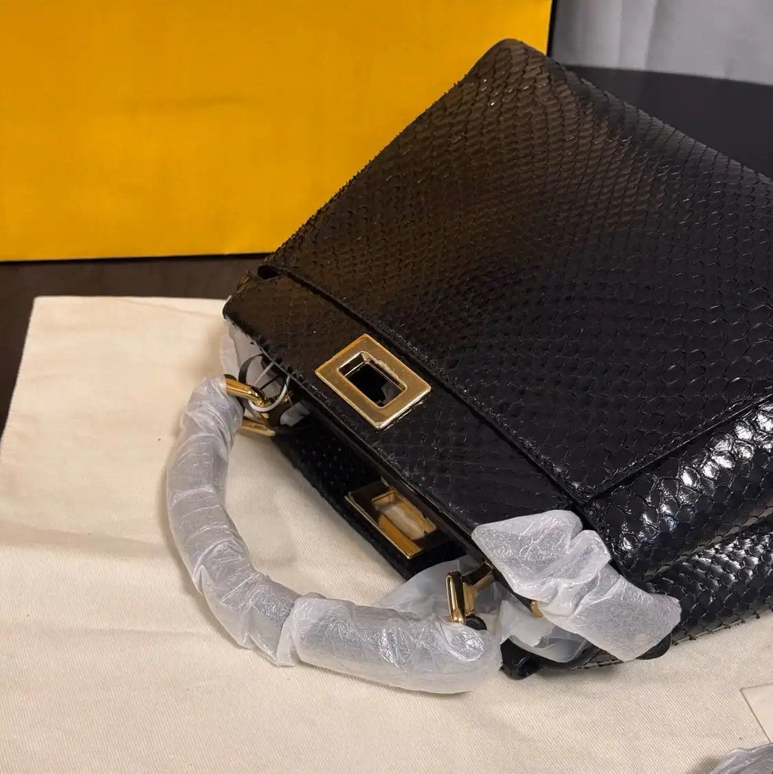 Fendi FENDI Peekaboo mini black snake skin handbag Size ONE SIZE - 6 Thumbnail