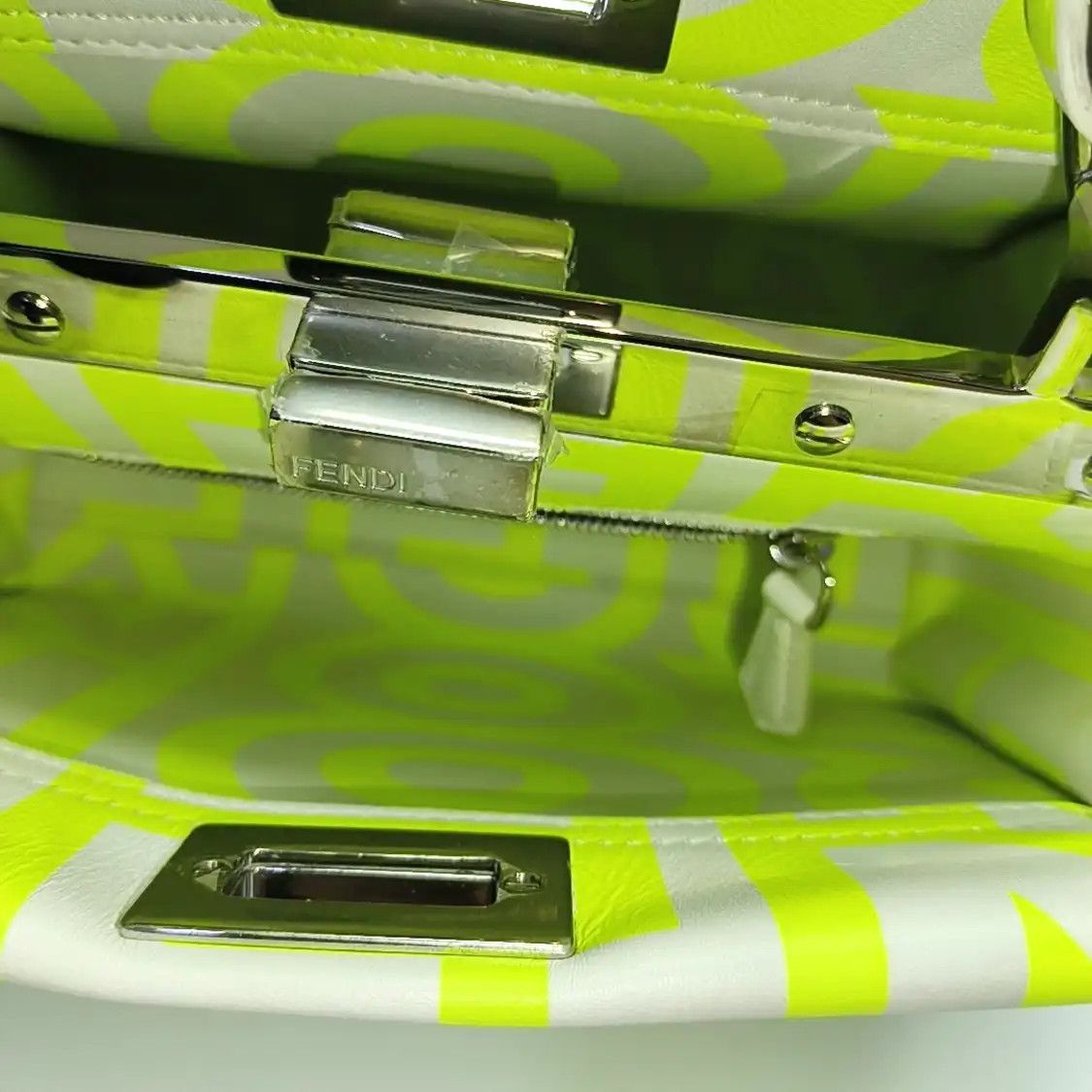 Fendi FENDI Peekaboo mini white cowhide leather print shoulder bag handbag silver hard Size ONE SIZE - 7 Thumbnail