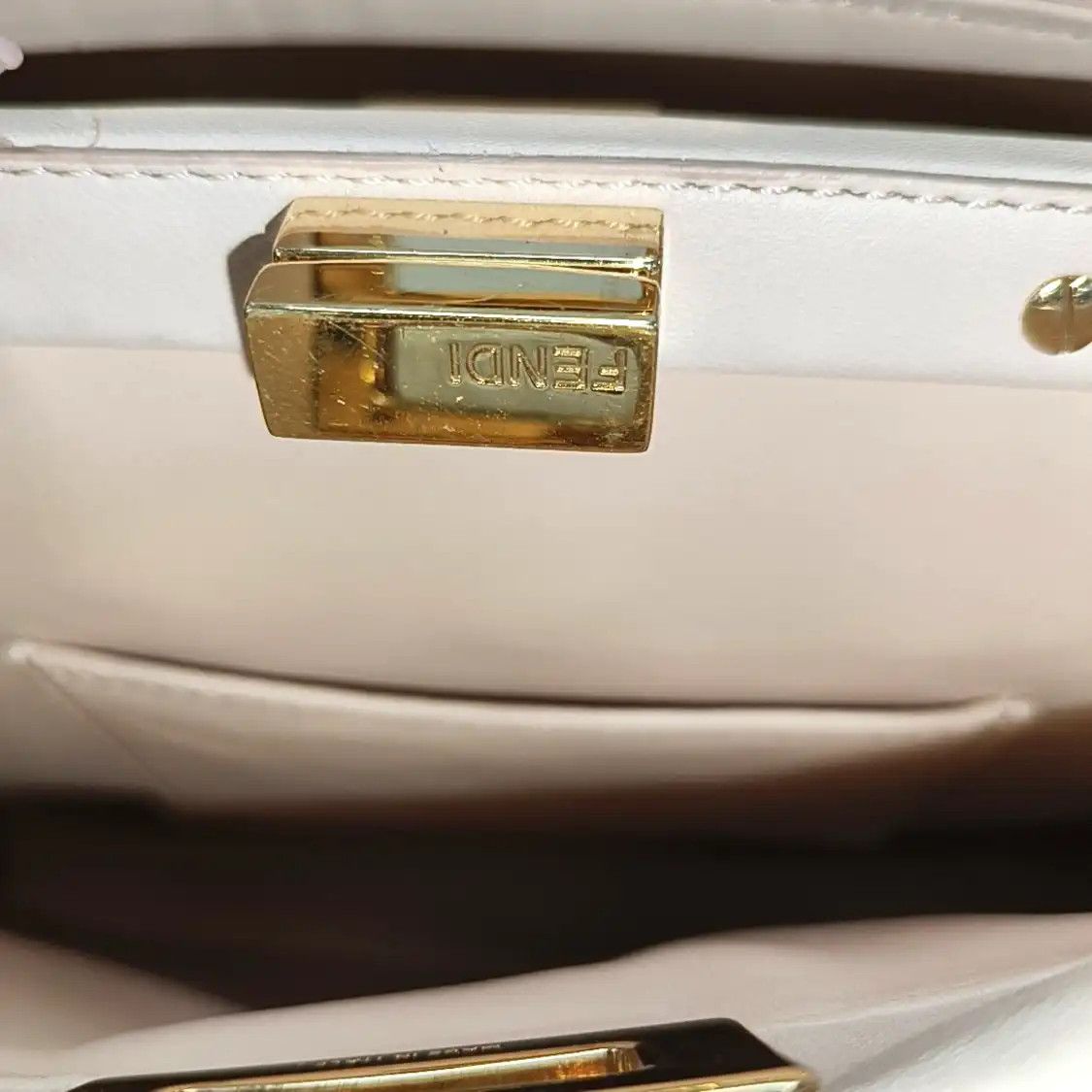 Fendi FENDI Peekaboo mini beige sheepskin shoulder bag handbag crossbody bag gold hard Size ONE SIZE - 7 Thumbnail