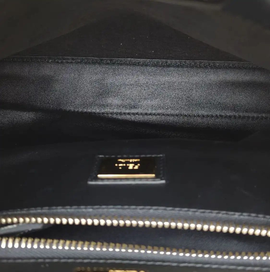 Fendi FENDI Peekaboo Medium black cowhide leather handbag detachable strap Size ONE SIZE - 7 Thumbnail