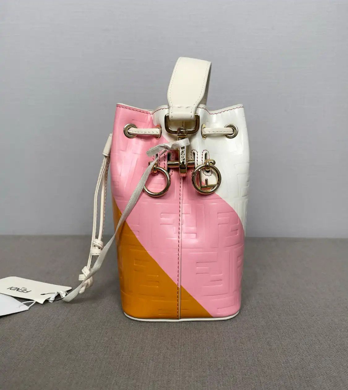 Fendi FENDI Mon Tresor Small yellow cowhide leather doubleF applique handbag detachabl Size ONE SIZE - 3 Thumbnail