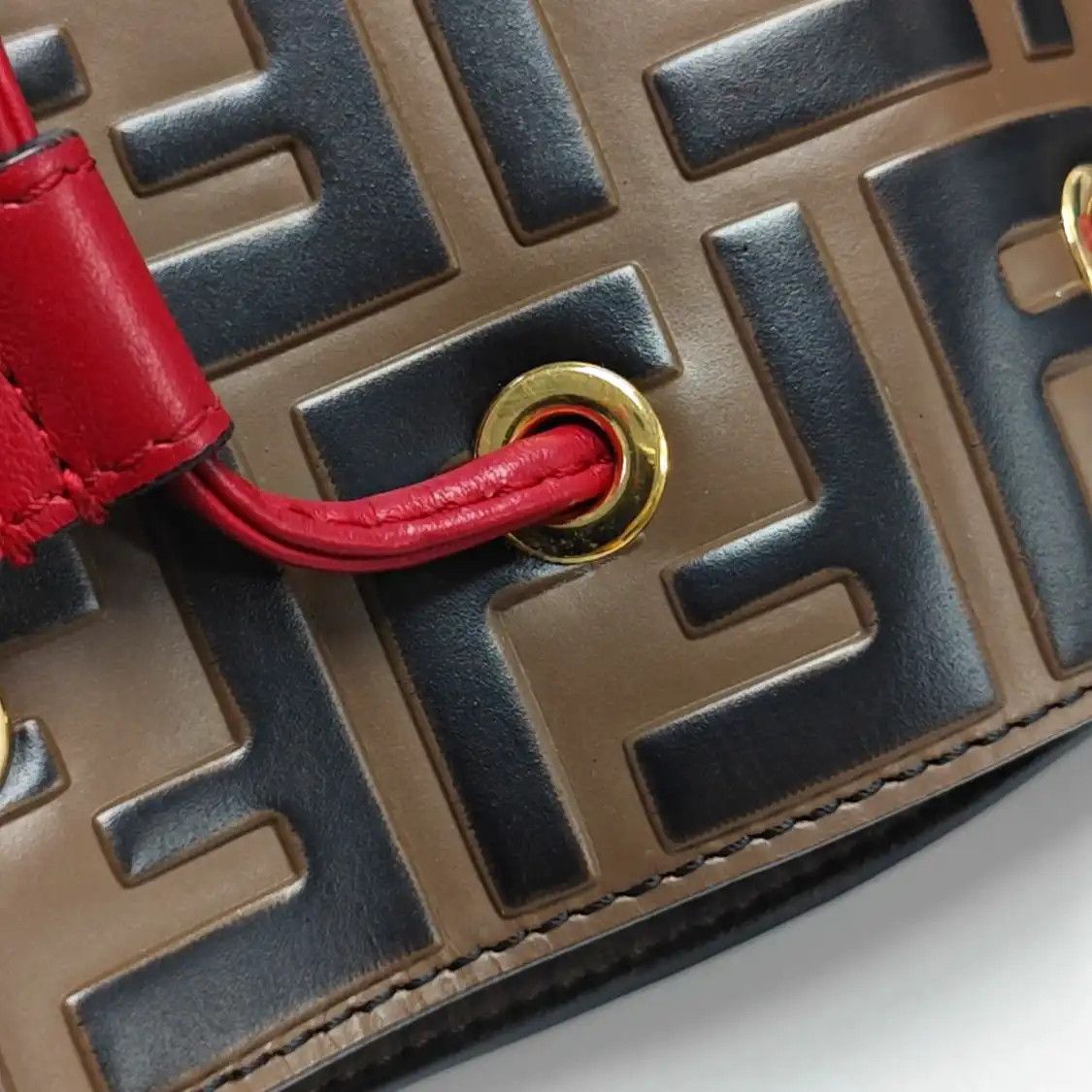 Fendi FENDI Mon Tresor Small black cowhide leather doubleF shoulder bag gold hardware Size ONE SIZE - 9 Thumbnail