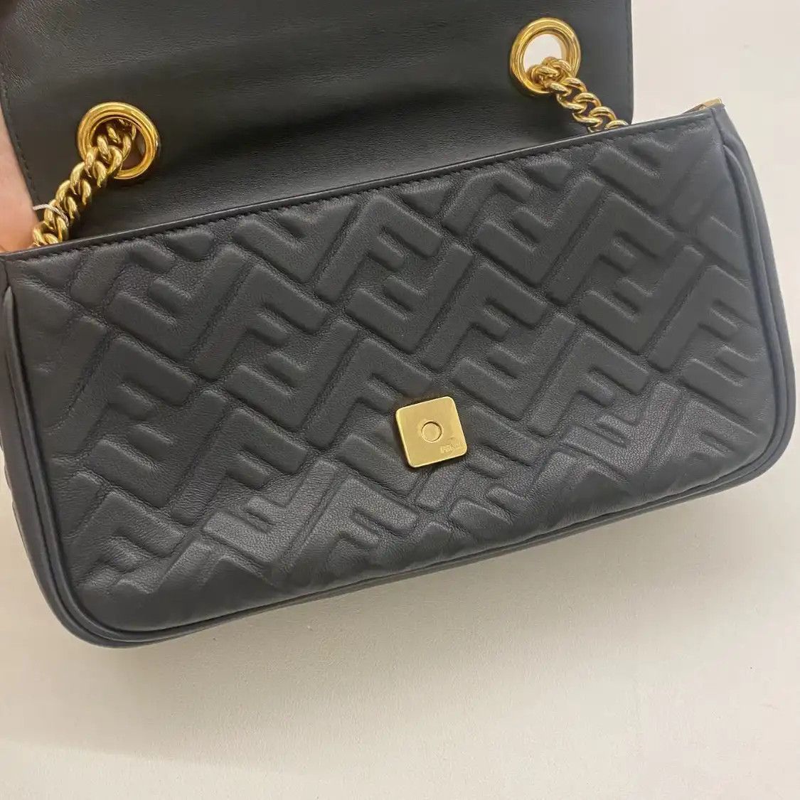 Fendi FENDI Baguette Medium black sheepskin doubleF crossbody bag Size ONE SIZE - 10 Thumbnail