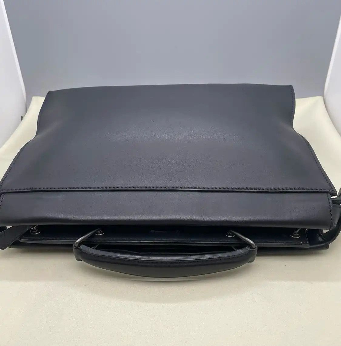 Fendi FENDI Peekaboo black cowhide leather shoulder bag silver hardware Size ONE SIZE - 7 Thumbnail