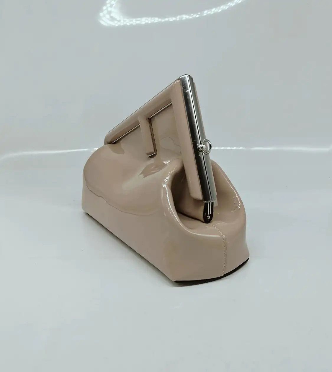 Fendi FENDI First beige patent leather crossbody bag silver hardware Size ONE SIZE - 3 Thumbnail