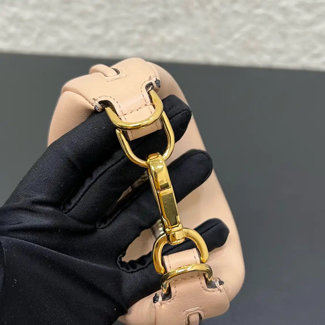 Fendi FENDI Fendigraphy mini milk tea cowhide leather clutch Size ONE SIZE - 10 Thumbnail