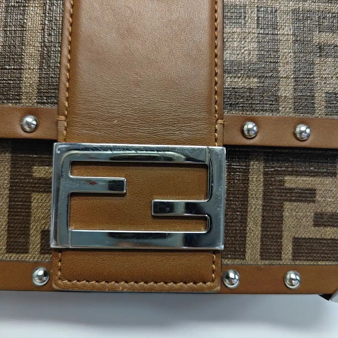 Fendi FENDI Baguette Trunk brown cowhide leather doubleF stud shoulder bag silver hard Size ONE SIZE - 10 Thumbnail