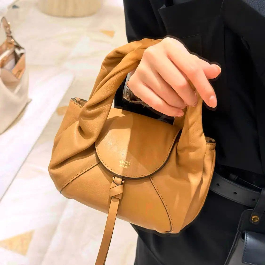 Fendi FENDI Spy Bag mini khaki cowhide leather crossbody bag detachable strap Size ONE SIZE - 9 Thumbnail