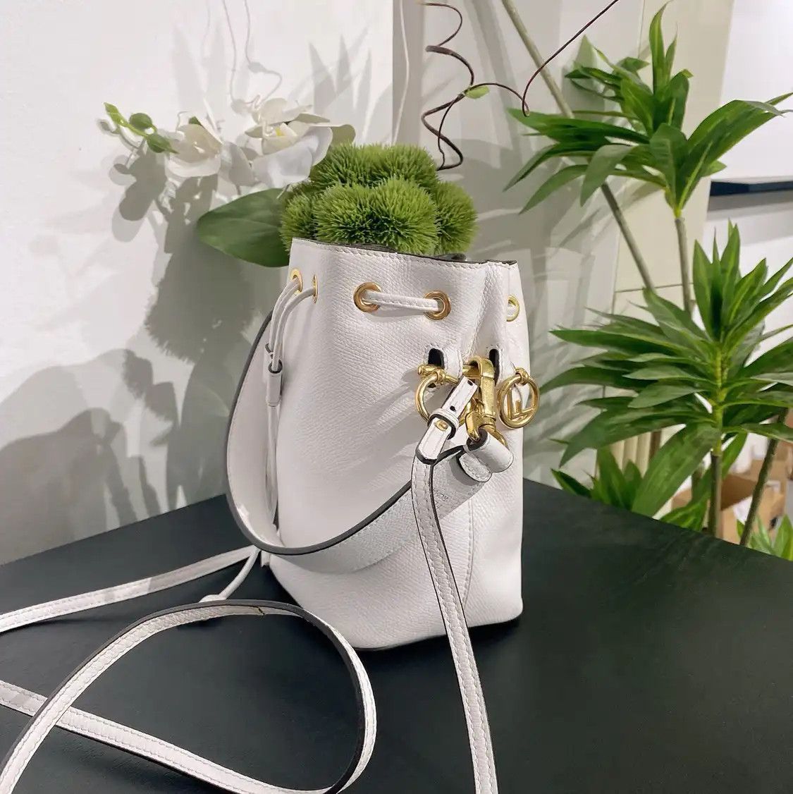 Fendi FENDI Mon Tresor mini white cowhide leather crossbody bag Size ONE SIZE - 5 Thumbnail