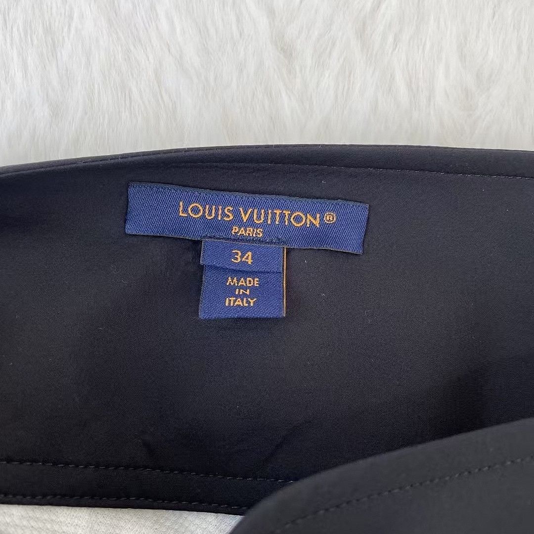 Louis Vuitton Louis Vuitton Pleated Skirt Size 34 Size 25" / US 0 / IT 36 - 9 Thumbnail