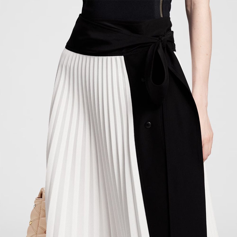 Louis Vuitton Louis Vuitton Pleated Skirt Size 34 Size 25" / US 0 / IT 36 - 10 Thumbnail