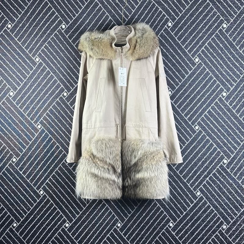 Louis Vuitton Louis Vuitton Fur Trimmed Parka Size 36 Size XS / US 0-2 / IT 36-38 - 2 Thumbnail