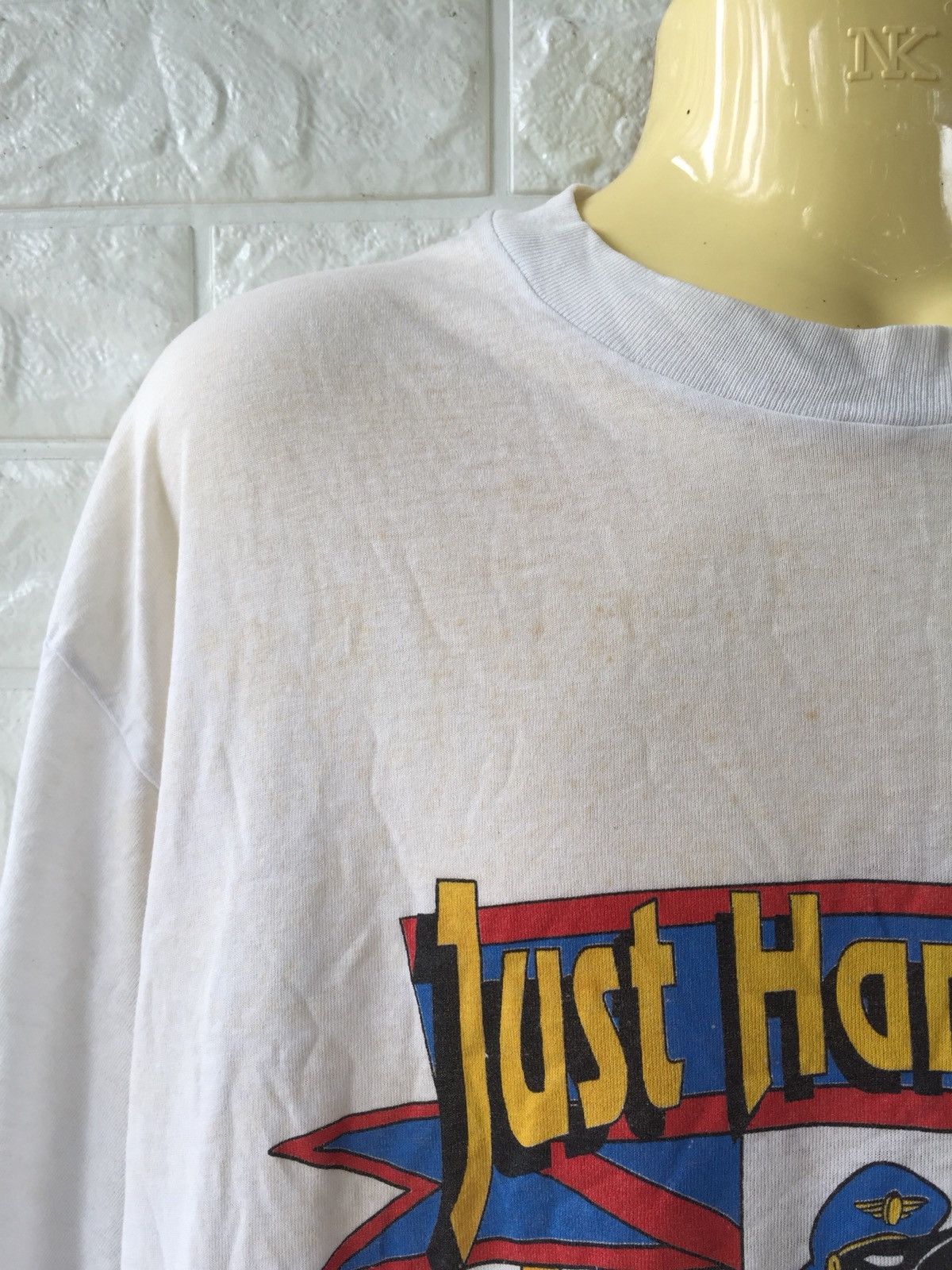 Disney × Vintage Vtg MICKEY MOUSE Just Hangin Out Florida Paperthin Tshirt Size US XL / EU 56 / 4 - 8 Thumbnail