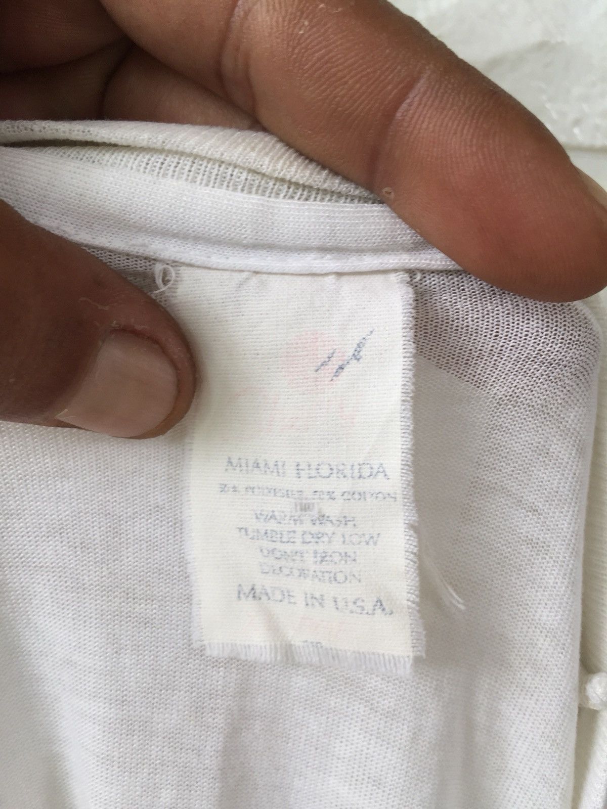 Disney × Vintage Vtg MICKEY MOUSE Just Hangin Out Florida Paperthin Tshirt Size US XL / EU 56 / 4 - 6 Thumbnail