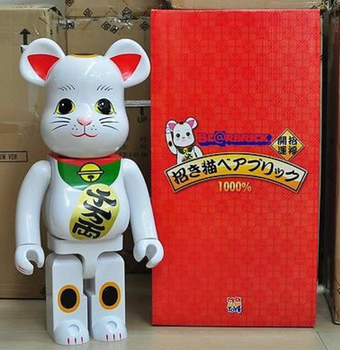 bearbrick lucky cat