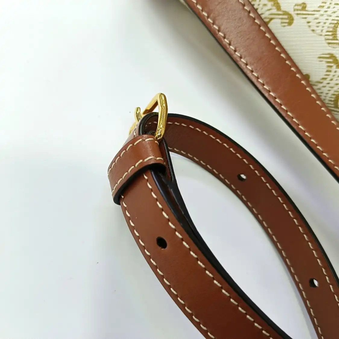 Celine CELINE TRIOMPHE Teen white coated canvas Triomphe shoulder bag gold hardware Size ONE SIZE - 14 Thumbnail
