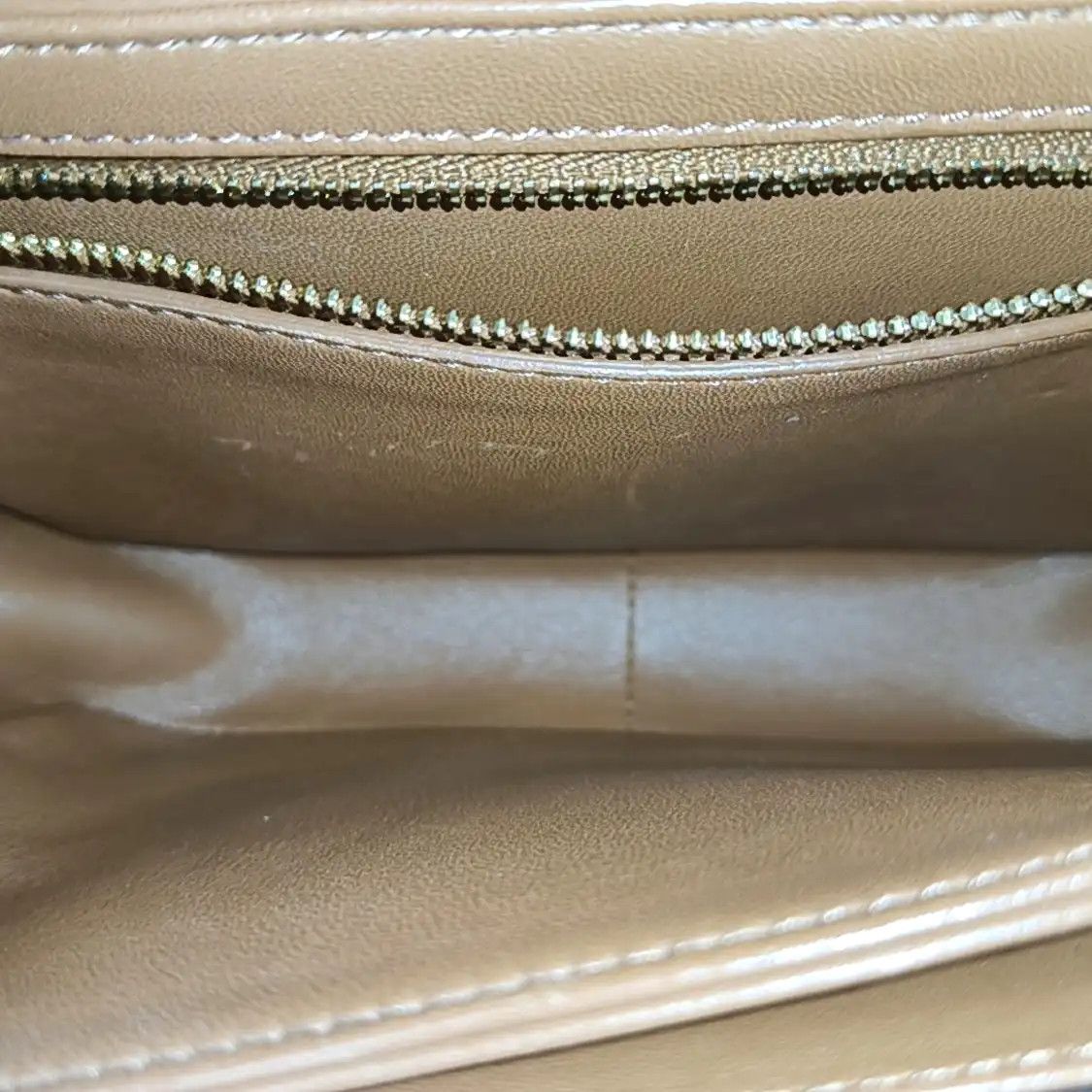 Celine CELINE TRIOMPHE Teen white coated canvas Triomphe shoulder bag gold hardware Size ONE SIZE - 13 Thumbnail