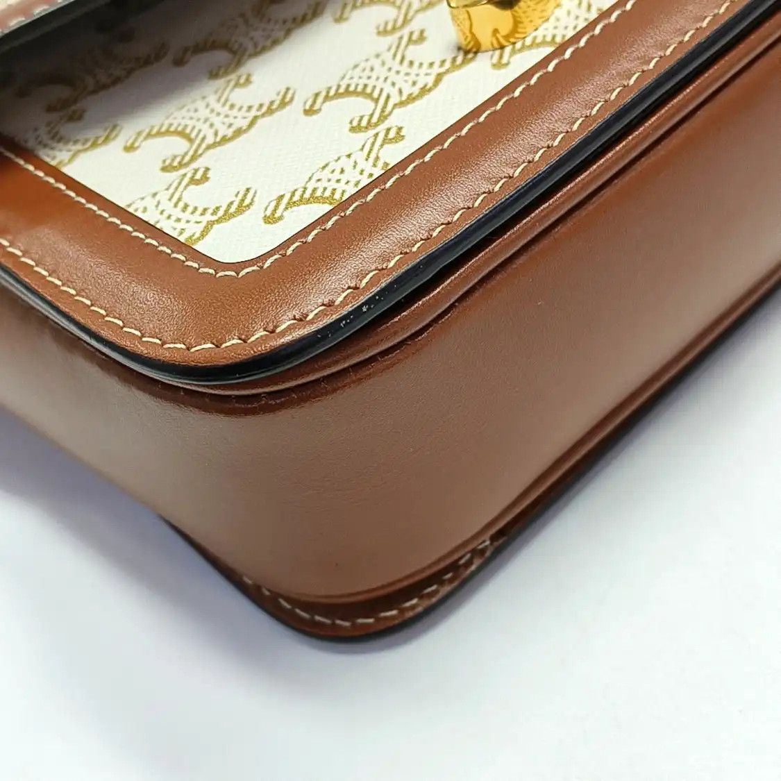 Celine CELINE TRIOMPHE Teen white coated canvas Triomphe shoulder bag gold hardware Size ONE SIZE - 12 Thumbnail