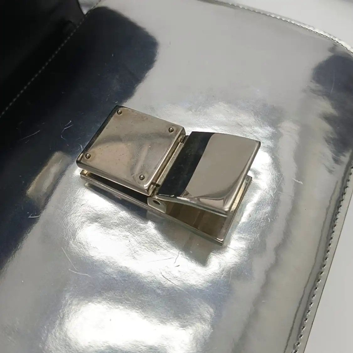 Celine CELINE CLASSIC BOX Medium silver cowhide leather tofu bag shoulder bag crossbody Size ONE SIZE - 10 Thumbnail