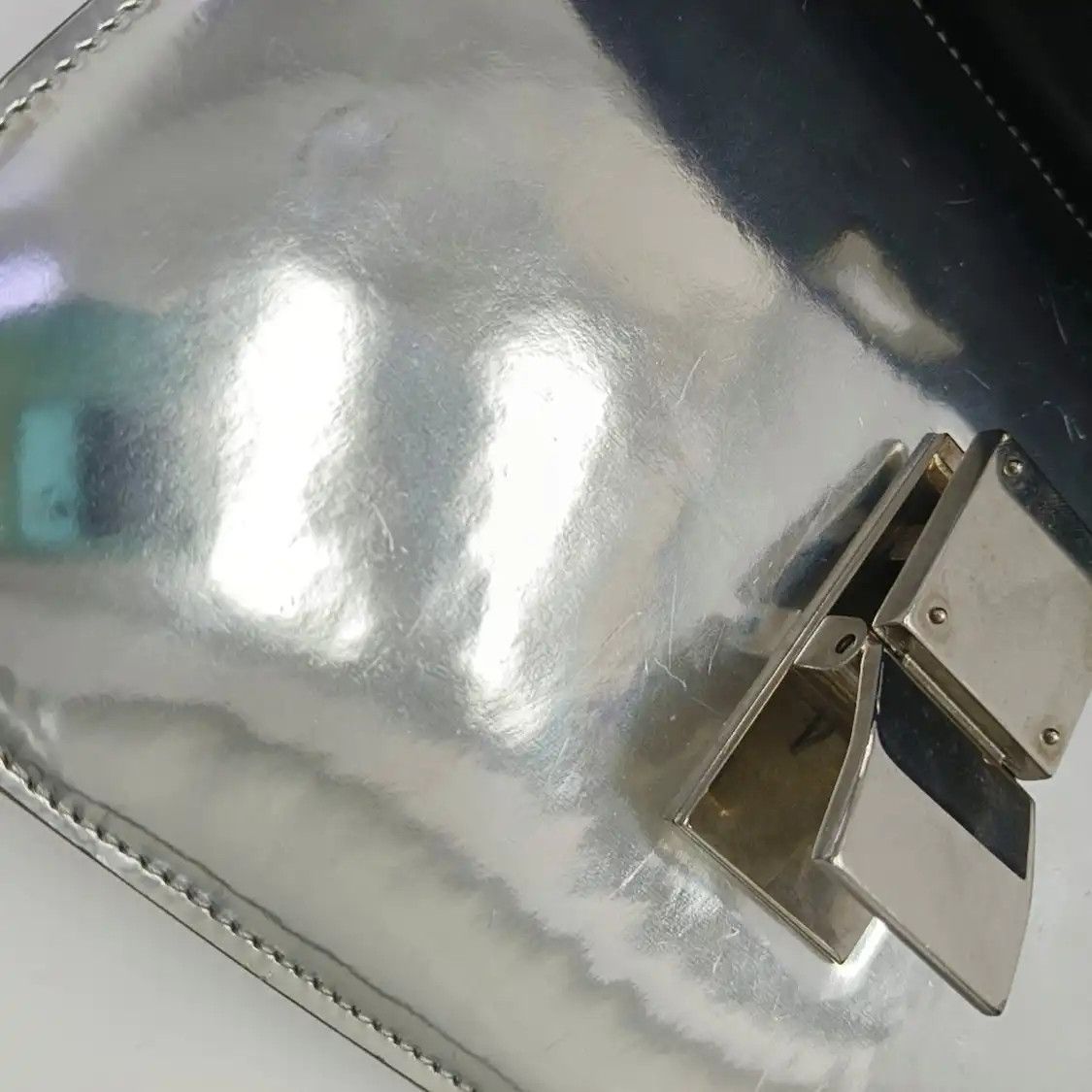 Celine CELINE CLASSIC BOX Medium silver cowhide leather tofu bag shoulder bag crossbody Size ONE SIZE - 9 Thumbnail