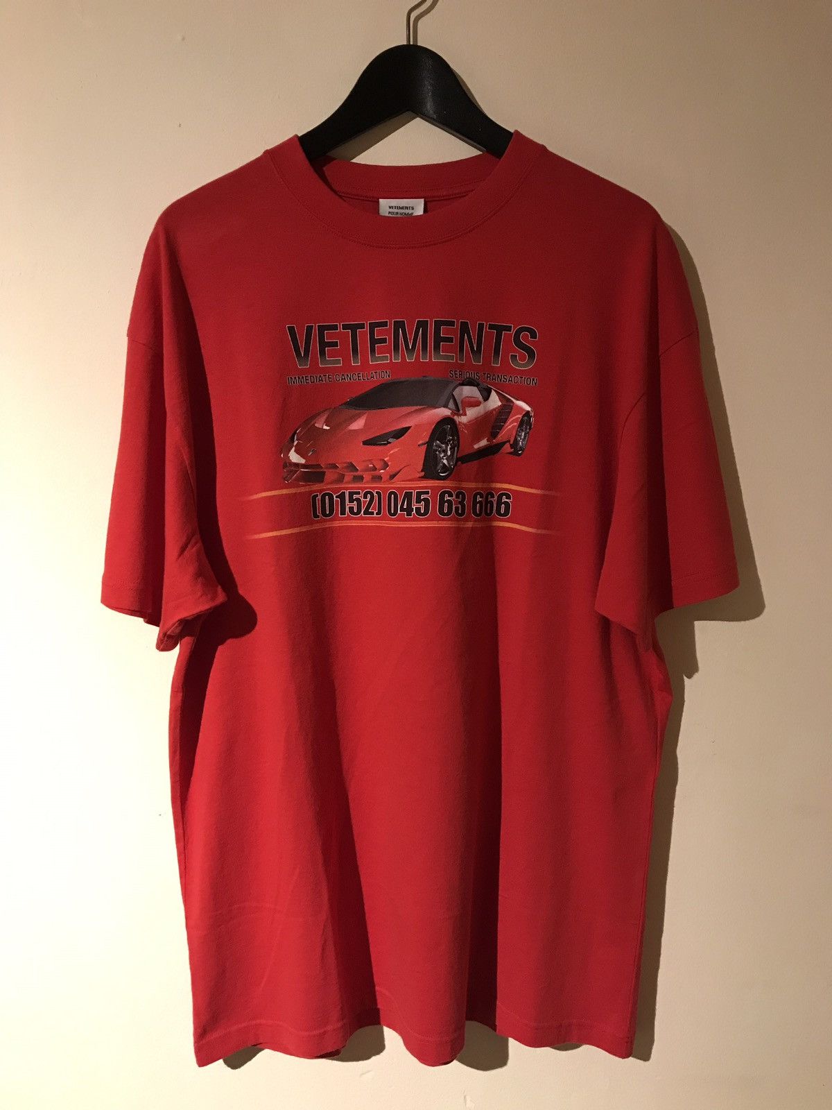 Vetements VETEMENTS Red Car Hotline Augmented Reality T-Shirt | Grailed