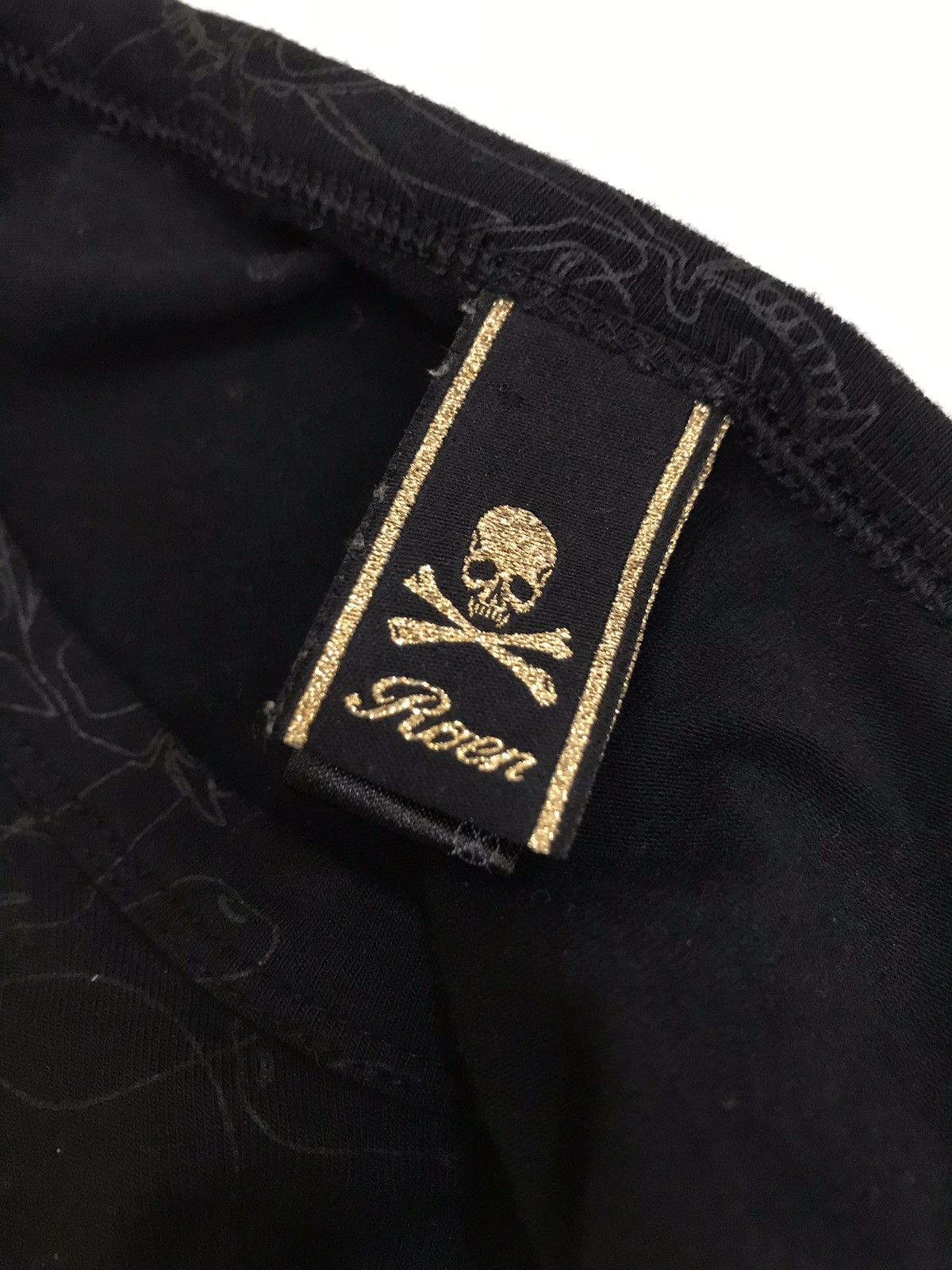 Roen 🔥🔥🔥Roen Body Fit T-shirt Rare Design Skull Size US M / EU 48-50 / 2 - 9 Thumbnail