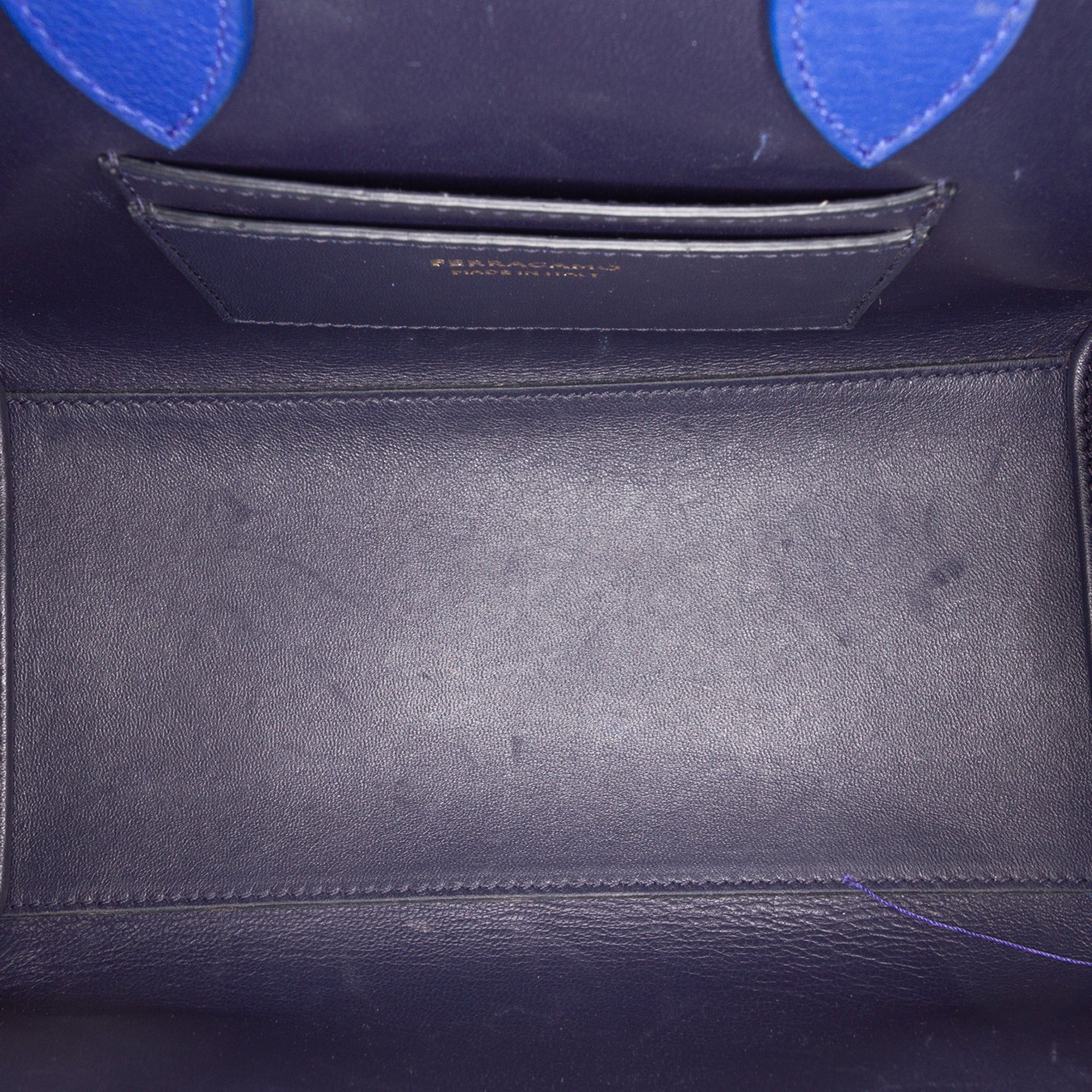 Salvatore Ferragamo Calfskin Hug Handbag XS Size ONE SIZE - 4 Thumbnail