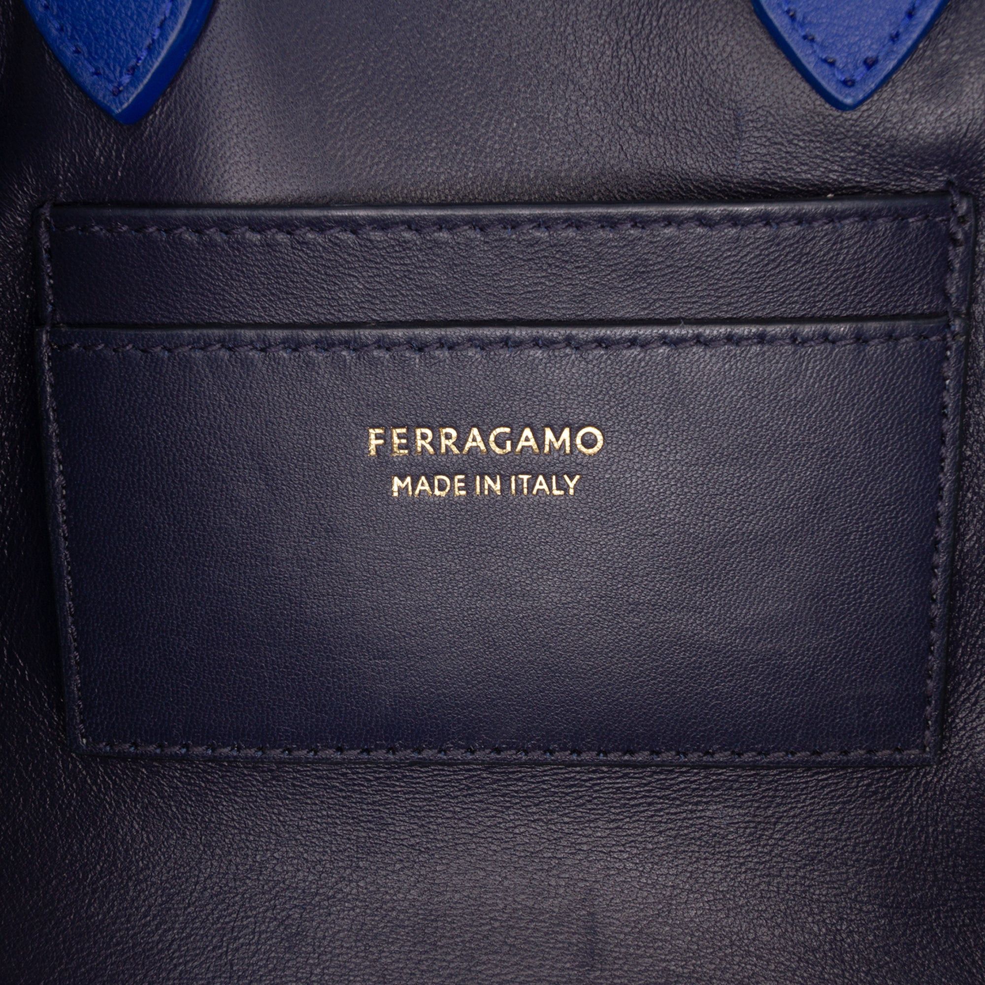 Salvatore Ferragamo Calfskin Hug Handbag XS Size ONE SIZE - 5 Thumbnail