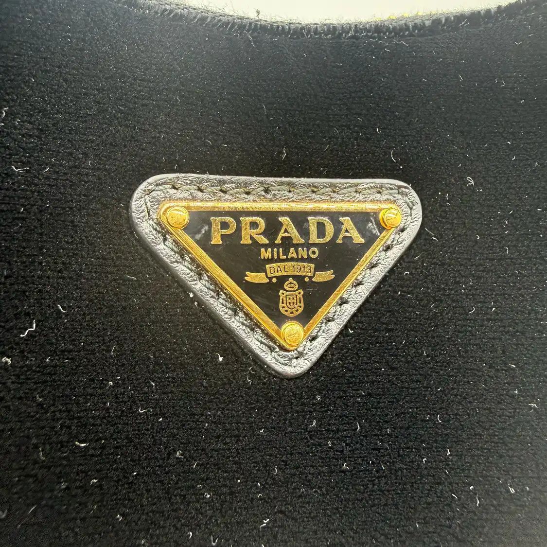 Prada PRADA Re-Edition mini black velvet logo shoulder bag Size ONE SIZE - 7 Thumbnail