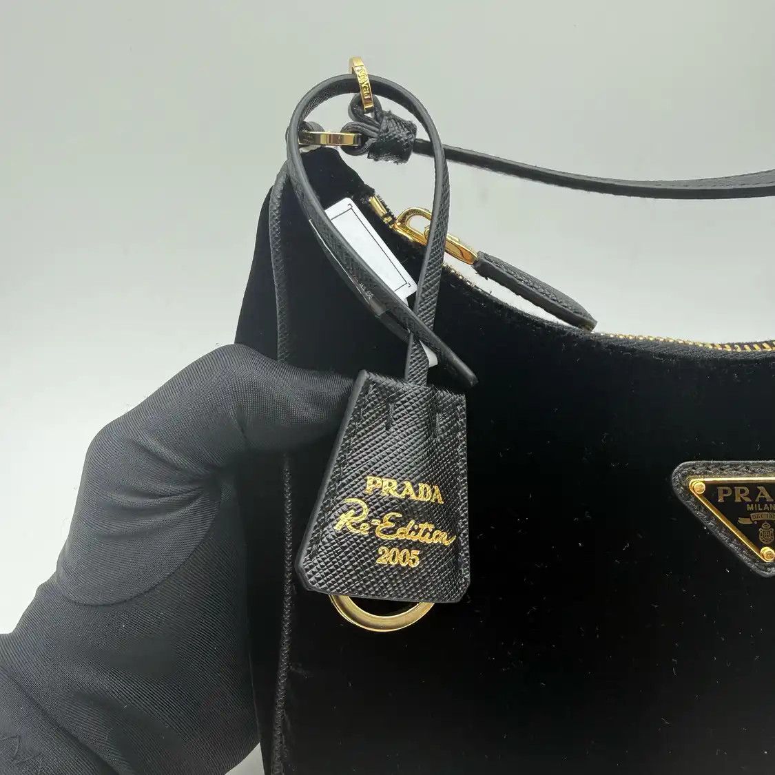 Prada PRADA Re-Edition mini black velvet logo shoulder bag Size ONE SIZE - 8 Thumbnail
