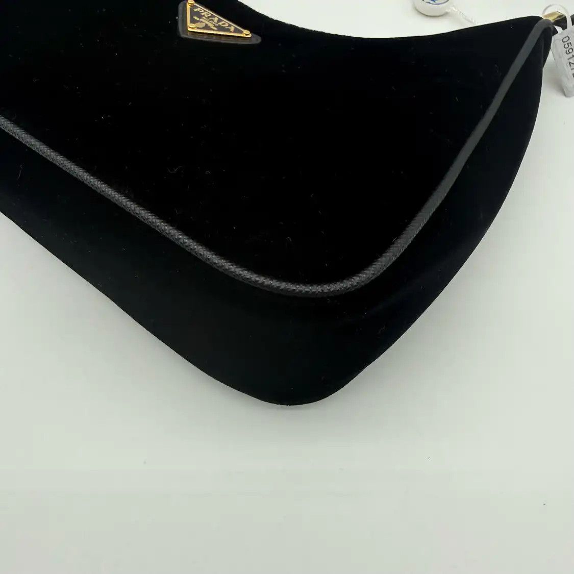 Prada PRADA Re-Edition mini black velvet logo shoulder bag Size ONE SIZE - 6 Thumbnail