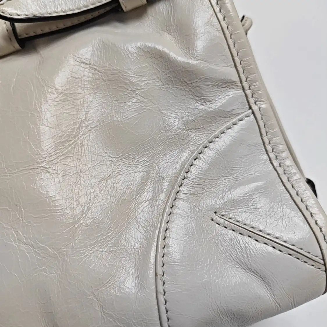 Prada PRADA Bonnie Medium white cowhide leather logo quilted shoulder bag handbag gold Size ONE SIZE - 12 Thumbnail