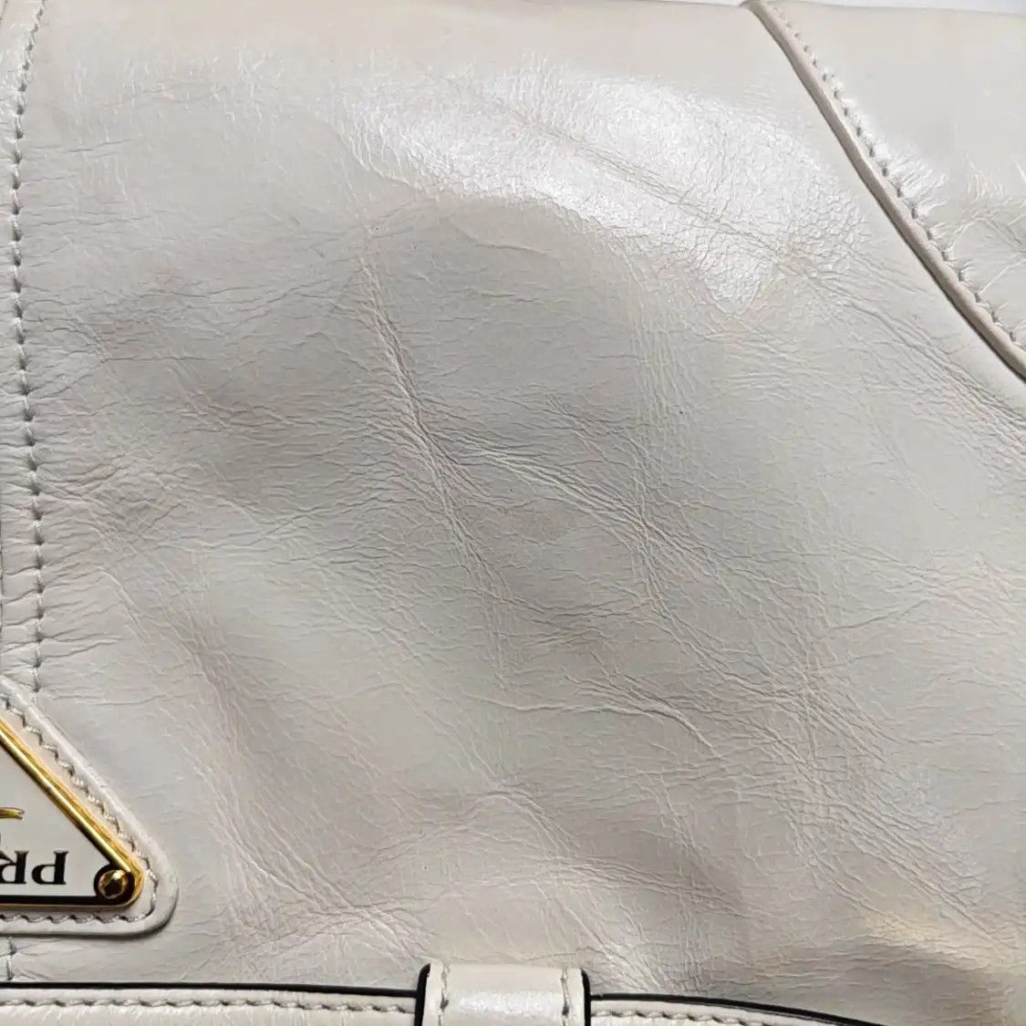 Prada PRADA Bonnie Medium white cowhide leather logo quilted shoulder bag handbag gold Size ONE SIZE - 9 Thumbnail