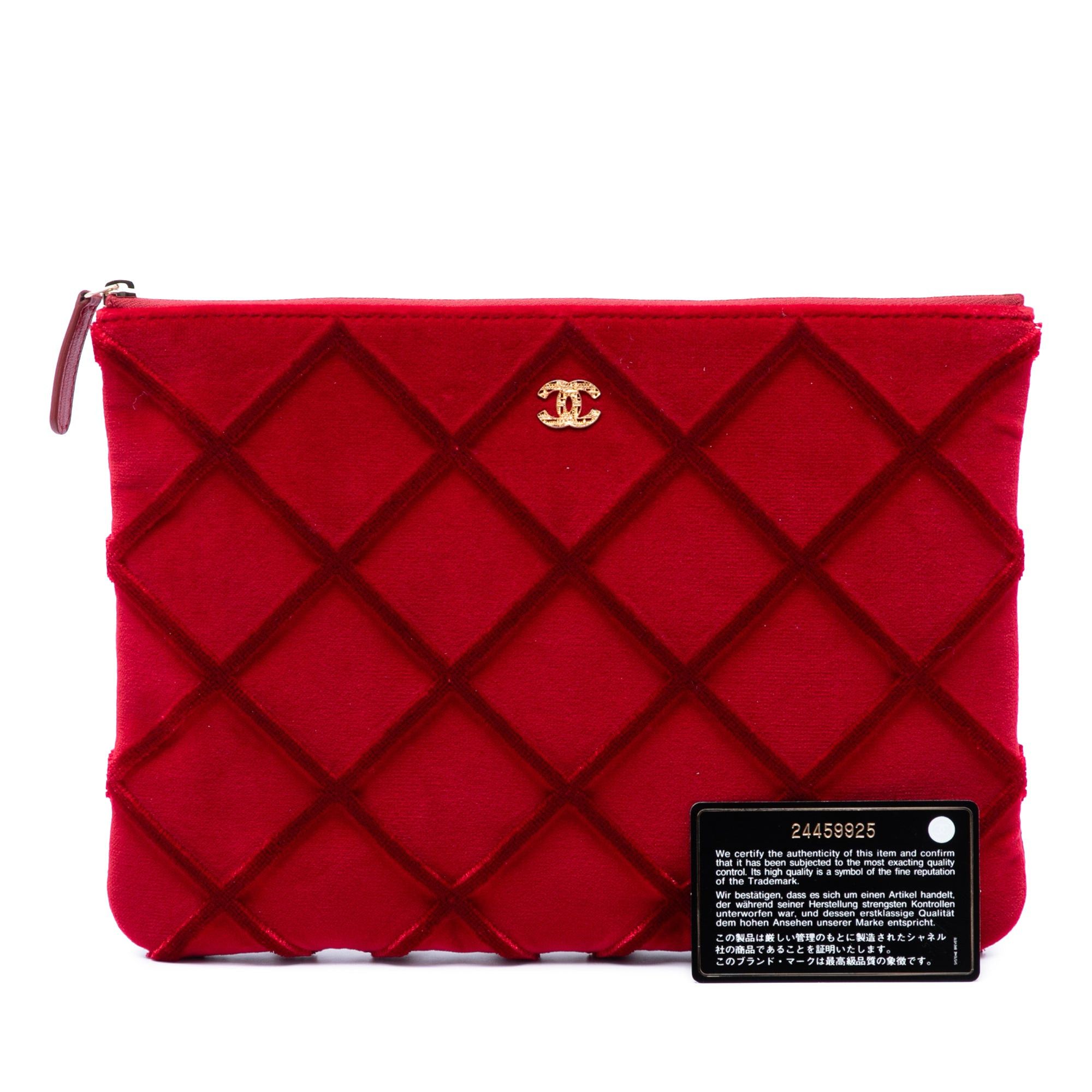 Chanel CC Quilted Velvet O Case Clutch Size ONE SIZE - 7 Thumbnail
