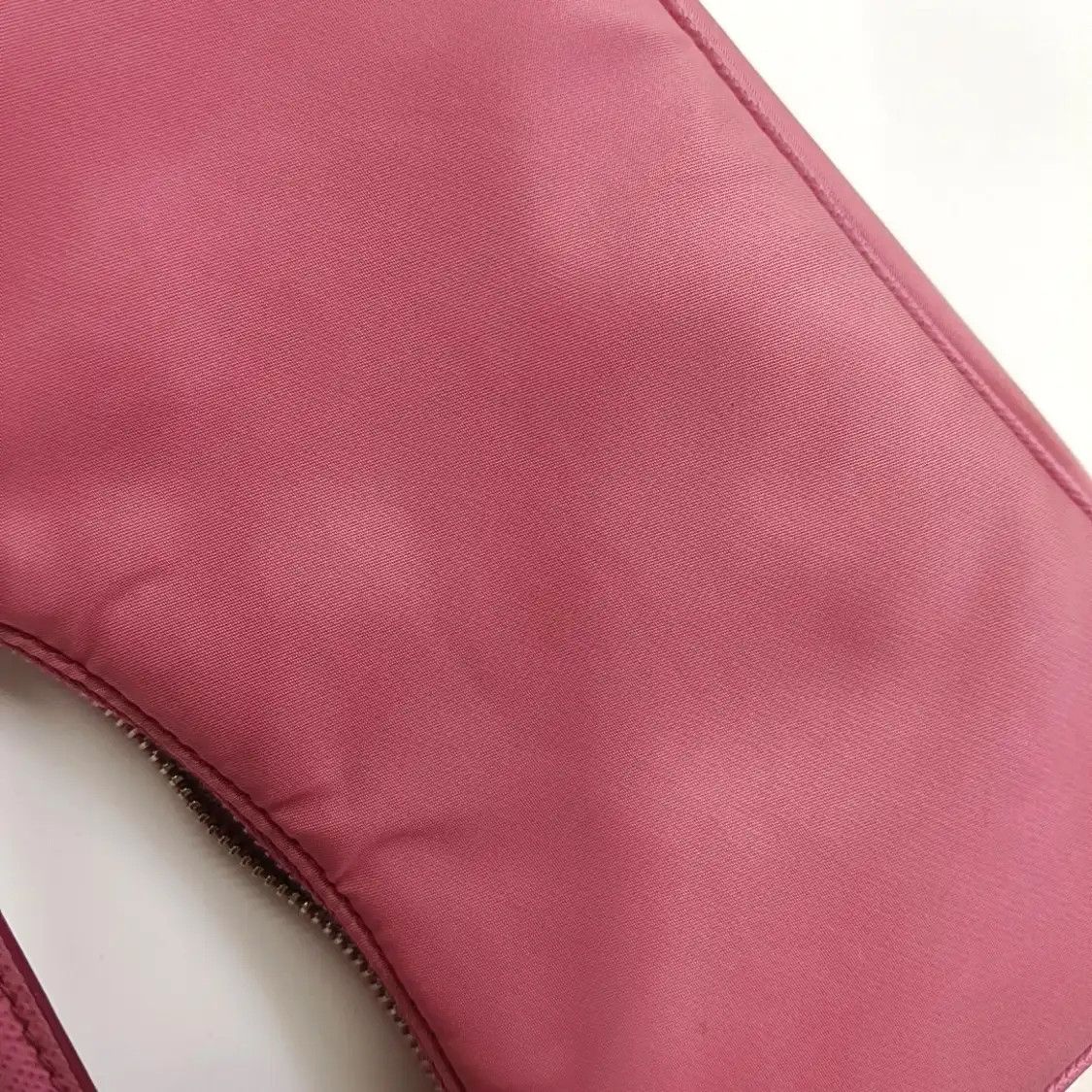Prada PRADA Re-Edition 2005 mini pink nylon logo handbag shoulder bag silver hardware Size ONE SIZE - 11 Thumbnail