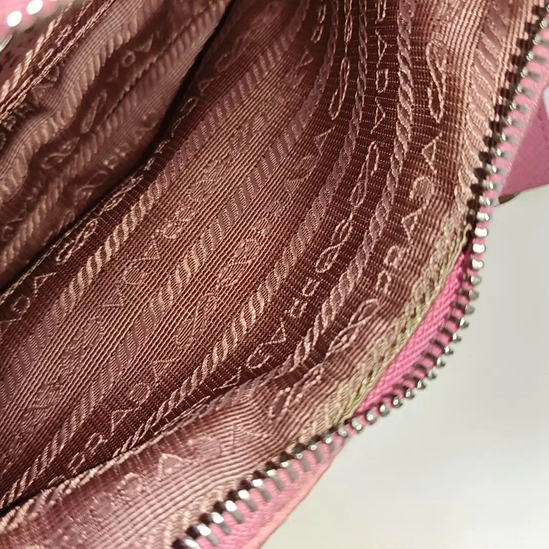 Prada PRADA Re-Edition 2005 mini pink nylon logo handbag shoulder bag silver hardware Size ONE SIZE - 14 Thumbnail